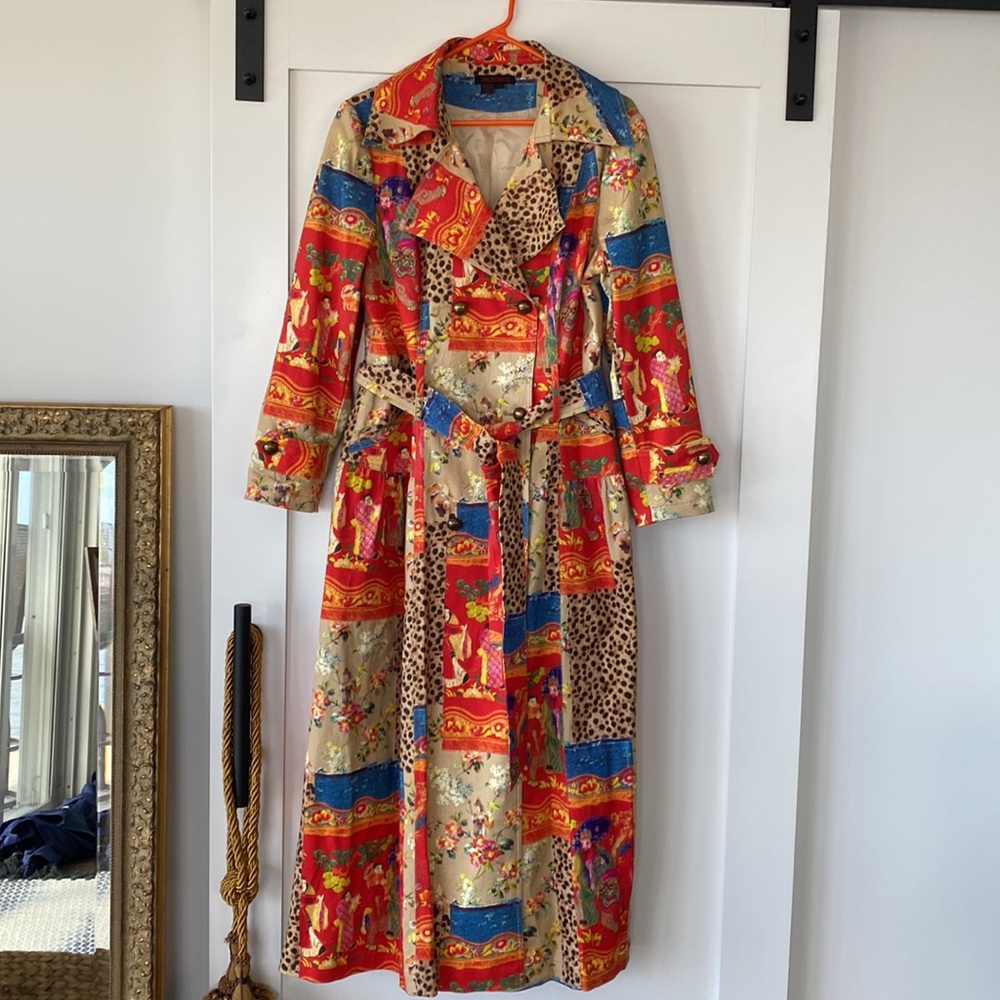Women’s Simon Chang Sz10 Maxi coat-multicolored Asian print. Belted w/pockets.